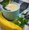 Bananen-Kokos Fonio Porridge