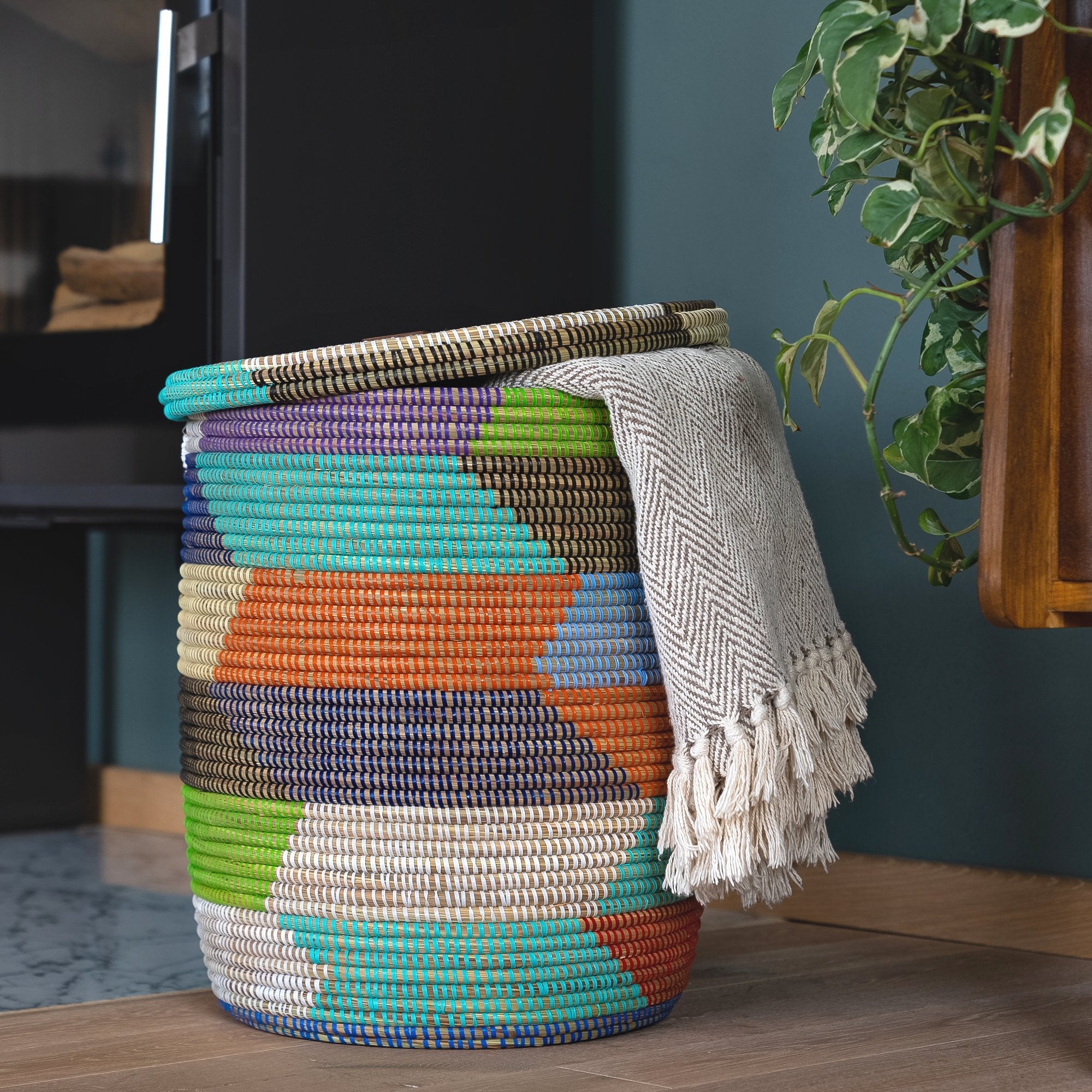 African XL Laundry Basket with Flat Lid - Yendi