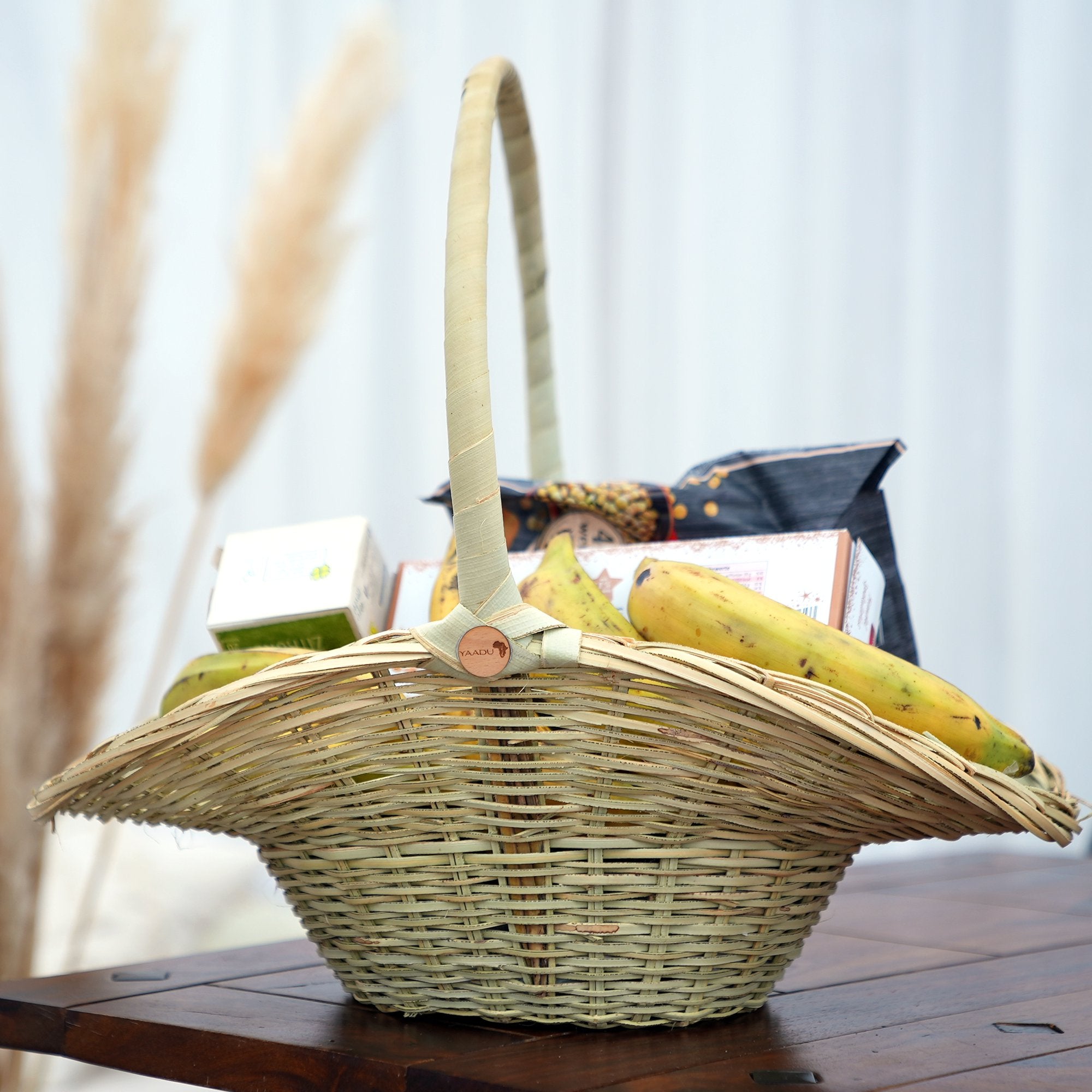 Oval shopping basket with handle – Sadio woven basket
