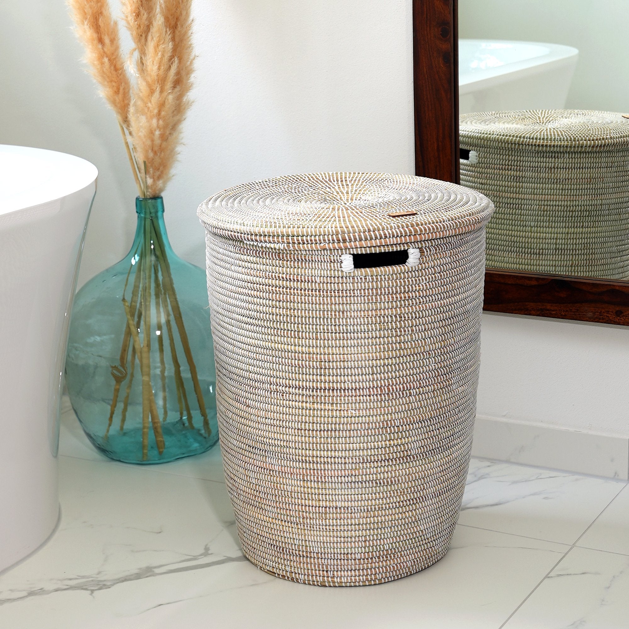 African laundry baskets with flat lid – white