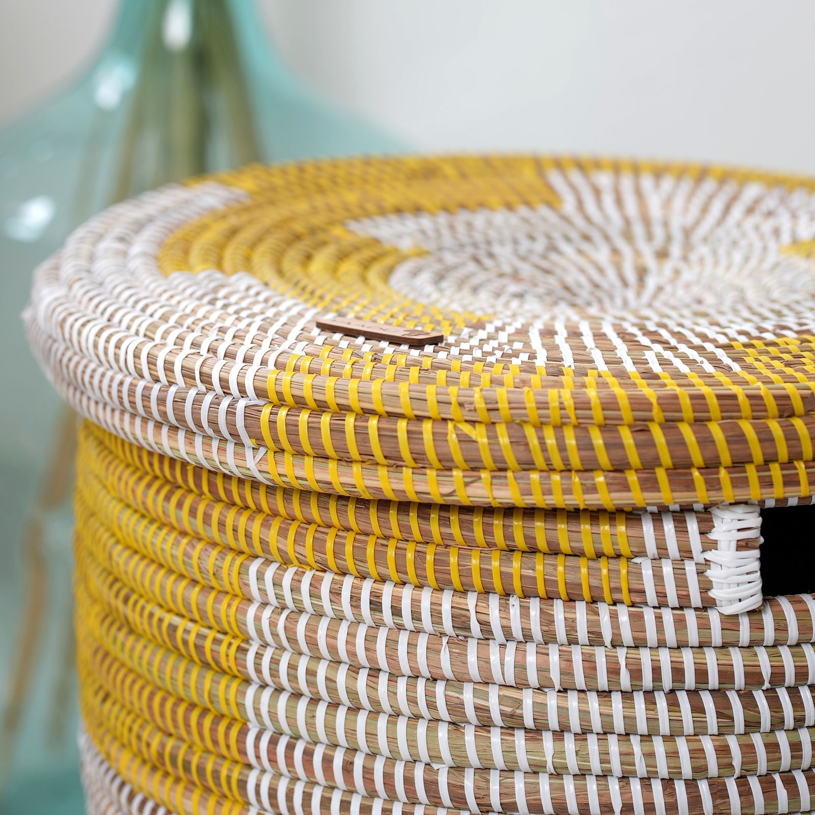 Set: African laundry baskets with lids - yellow/white