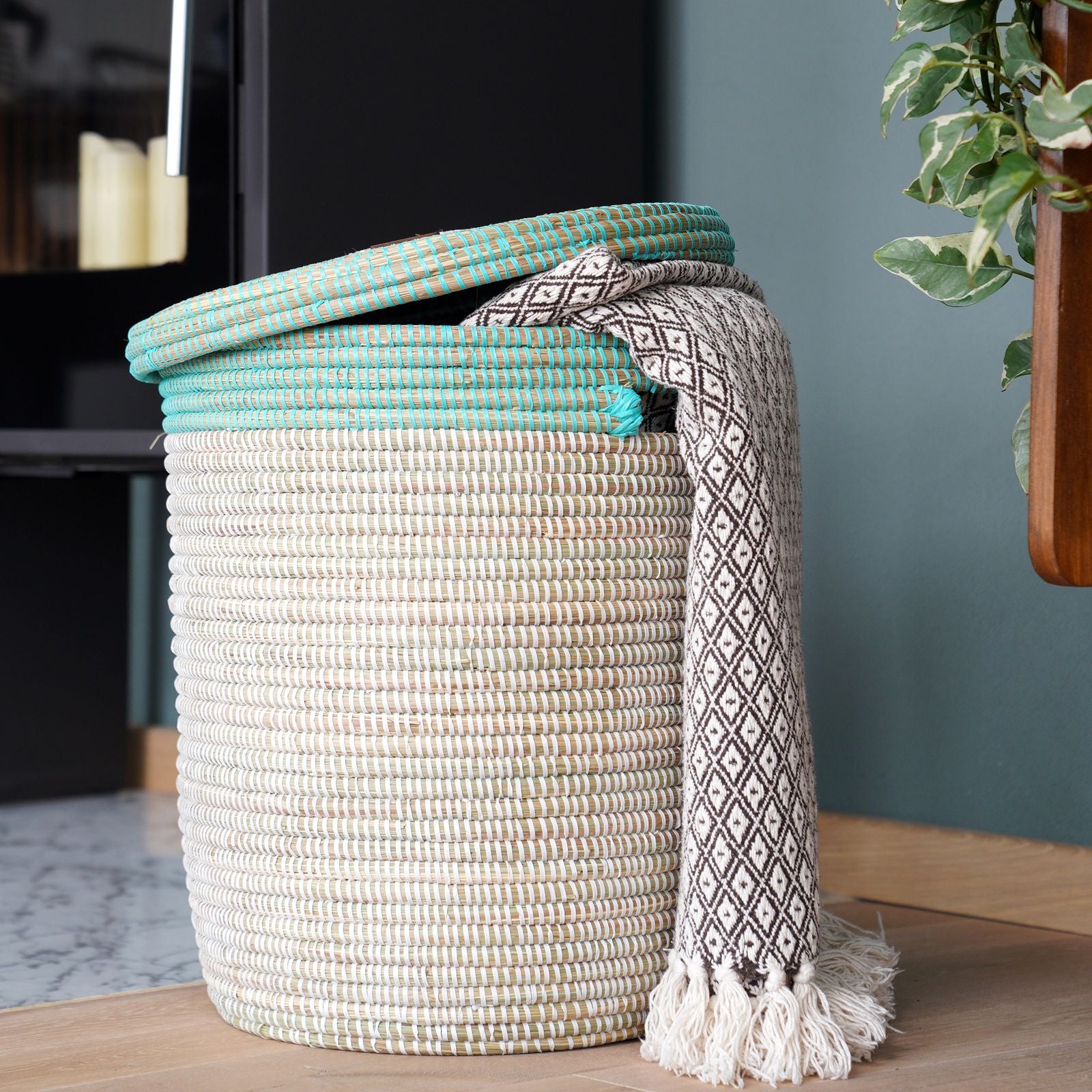Set: African laundry baskets with lid – turquoise